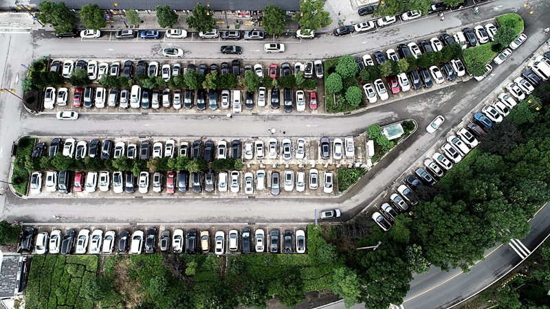 免費(fèi)停車！大連游客為黃龍洞景區(qū)停車場(chǎng)點(diǎn)贊
